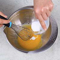 舌尖上的青涩风情——抹茶蛋糕卷的做法图解4