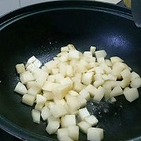 咖喱土豆鸡肉盖饭的做法图解4