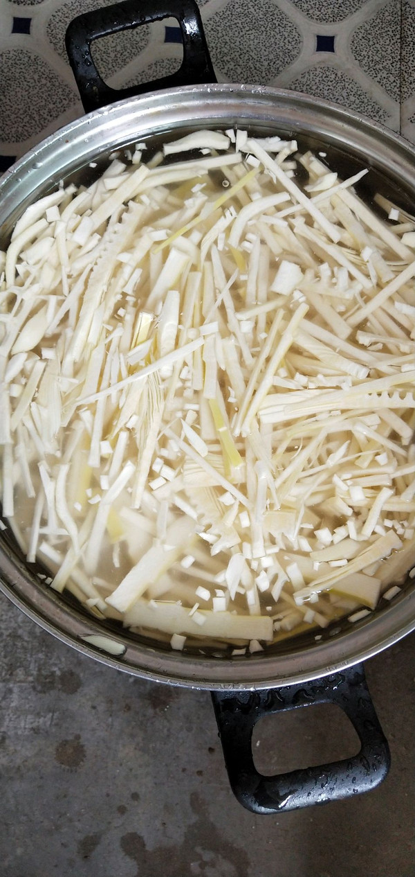 腌制酸笋的做法