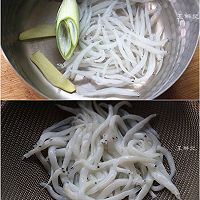 银鱼皮蛋豆腐的做法图解2