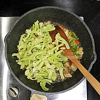 花菜炒五花肉的做法图解8