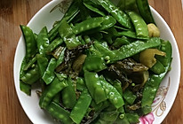 扁豆炒酸菜的做法