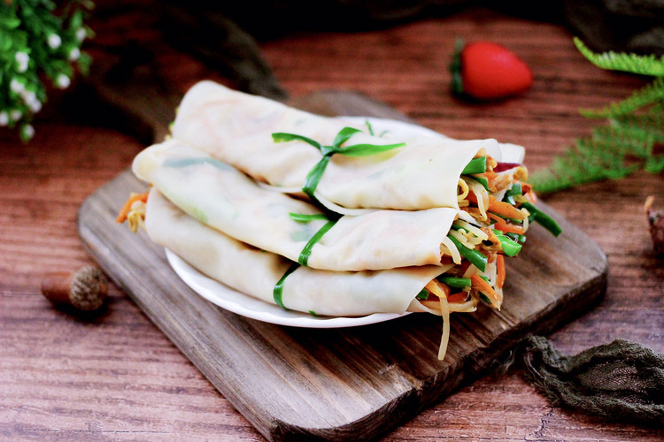 肉丝绿豆芽春饼～饺子皮版的做法