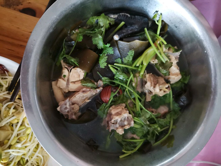 海带鸡肉汤的做法