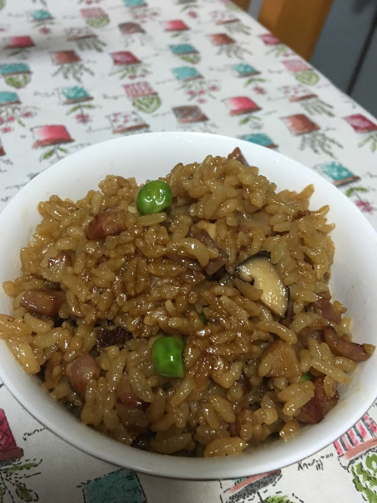 邱莹莹的腊肉饭升级版——海味腊肉饭！的做法