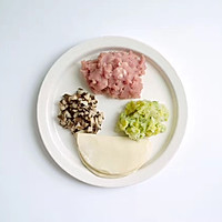 【Linly美食屋】宝宝辅食➮白菜香菇饺的做法图解2