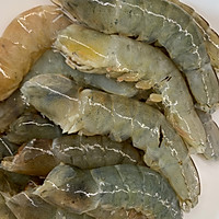 蒜蓉粉丝蒸虾的做法图解2