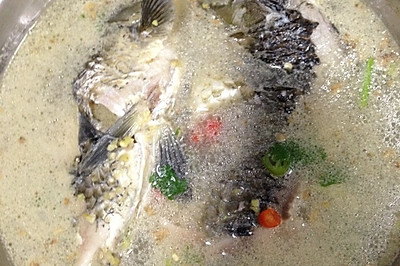 清汤鲫鱼汤（超简单）