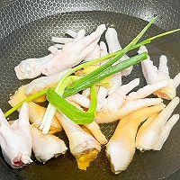 #肉食主义#韩式泡菜鸡爪，酸辣中带点甜！要是来个饭团更配哦！的做法图解1