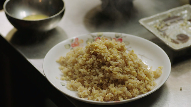 《深夜食堂》驱寒暖胃的姜末炒饭-养生食谱的做法