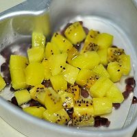 金艳果蜜豆慕斯蛋糕的做法图解7