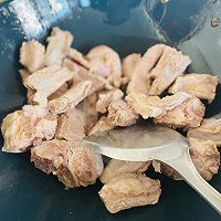 排骨这样烧太好吃了～家乐红烧酱排骨的做法图解4
