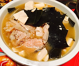 三文鱼头昆布味增汤的做法
