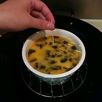 鸡蛋松花蛋双拼的做法图解6