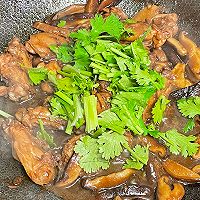 #葱伴侣豆瓣酱能蘸善炒#香菇鸡腿盒饭的做法图解7