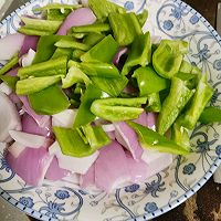 洋葱杏鲍菇的做法图解1