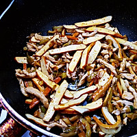 #橄榄中国味 感恩添美味#美味下饭榨菜肉丝炒香干的做法图解4