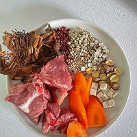 清热祛湿的木棉花猪骨汤的做法图解1