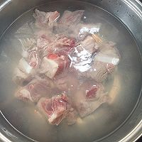 #葱伴侣豆瓣酱能蘸善炒#排骨炖土豆的做法图解2