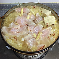 酸菜龙俐鱼汤的做法图解6