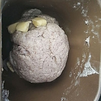 #全电厨王料理挑战赛热力开战！#加了黑全麦的吐司的做法图解3