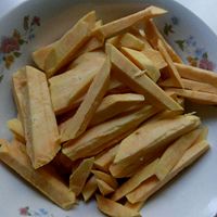 蛋黄薯条的做法图解2