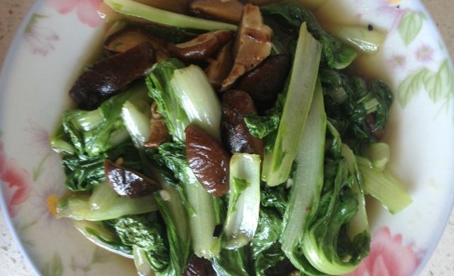 清炒香菇白菜