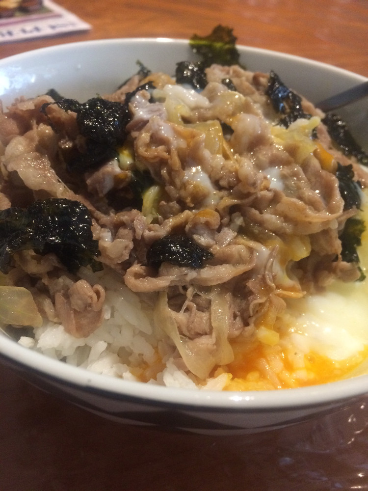 温泉蛋牛丼盖饭的做法