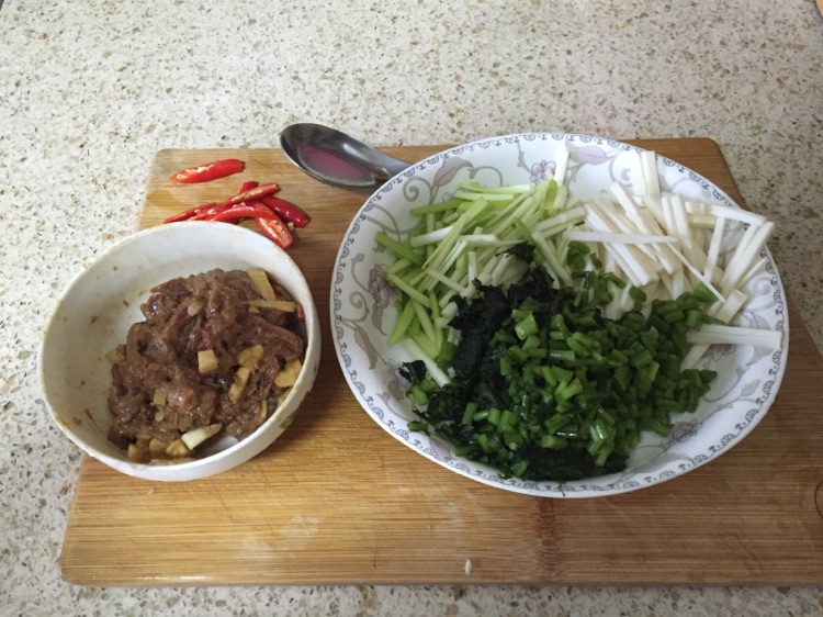 雪菜牛肉丝的做法图解3