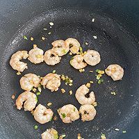 虾仁菌菇汤的做法图解5