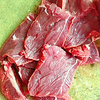 蚝油炒牛肉的做法图解1