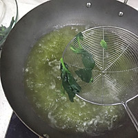 菠菜猪肝汤的做法图解1