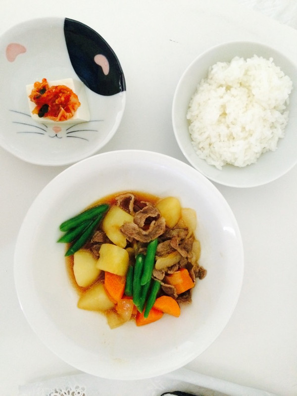 日式土豆炖肉定食(肉じゃが定食)