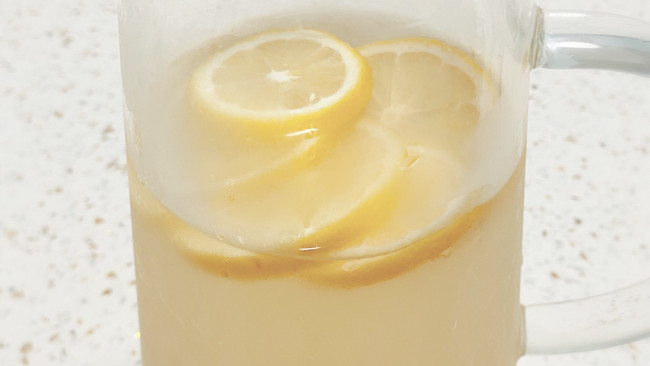 #夏日消暑，非它莫属#蜂蜜柠檬水的做法