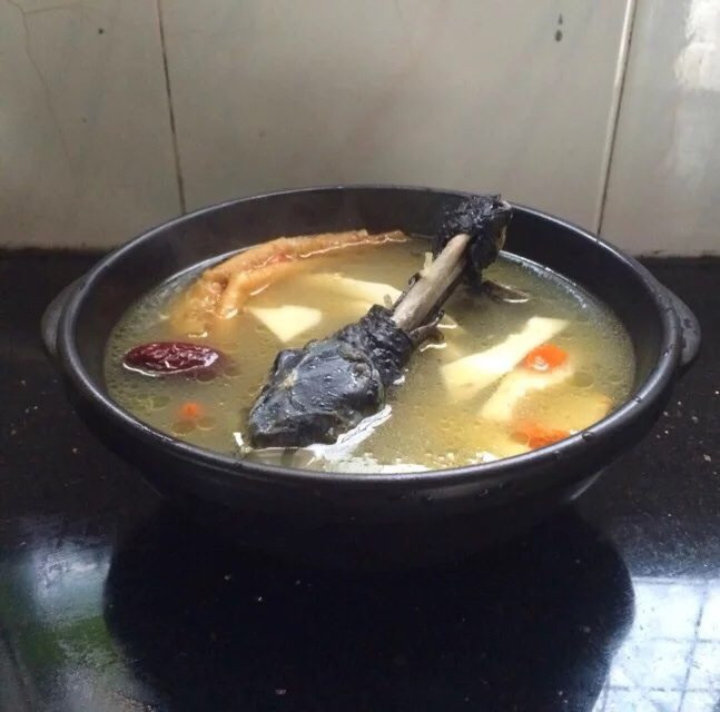 椰子乌鸡汤的做法