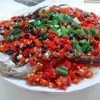 简单的剁椒鱼头的做法图解4