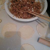 猪肉榨菜饺子的做法图解4