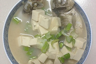 卤水豆腐鲫鱼汤