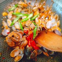 鲜嫩可口，干净无沙的辣炒花蛤的做法图解12