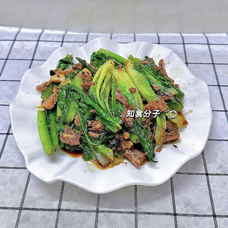 豆豉鲮鱼炒油麦菜的做法