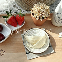 美容养颜甜品-草莓牛奶燕窝的做法图解1