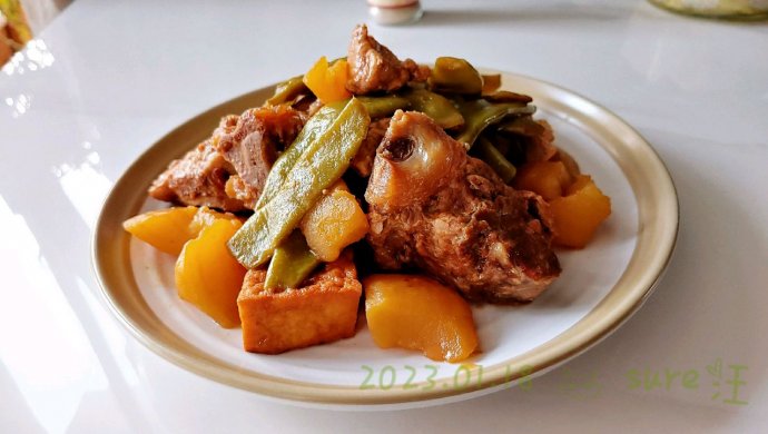 三豆酱炖大骨肉