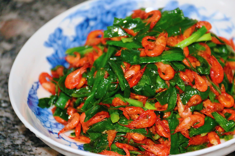 韭菜小河虾的做法