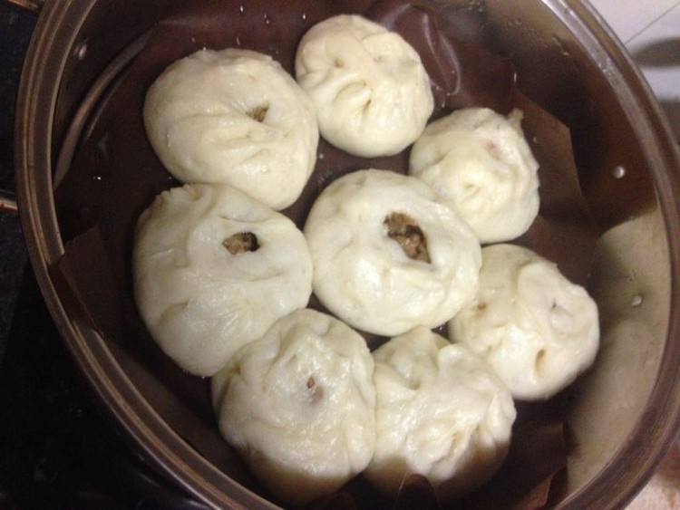 香菇糯米咸肉包的做法
