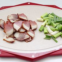 #轻食季怎么吃#蚕豆腊肉小炒的做法图解3