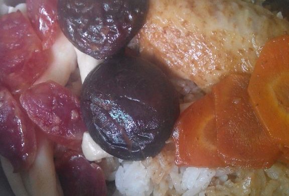 电饭锅版腊味煲仔饭
