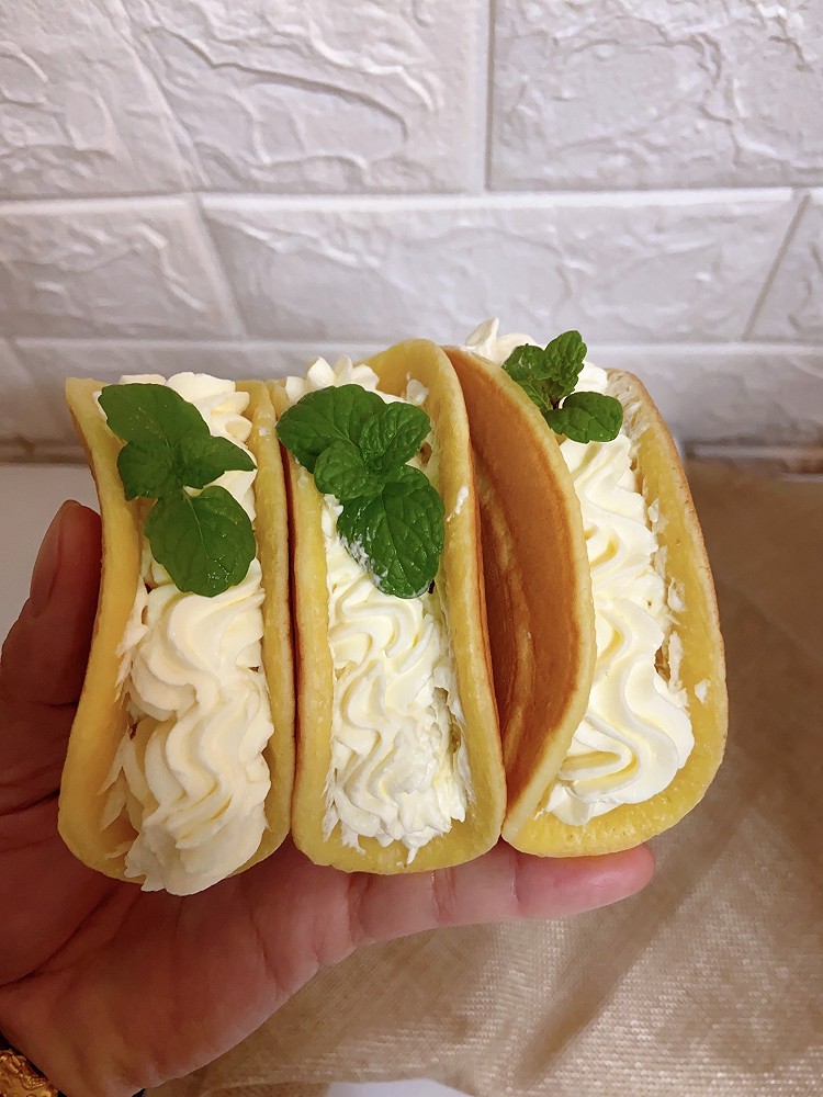 牛奶松饼抱抱卷的做法