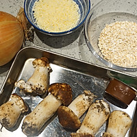 牛汤佐赤松茸芝士燕麦烩饭 - 减脂期可以放心吃的主食的做法图解1