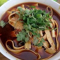 像吃面条一样的豆腐皮的做法图解3