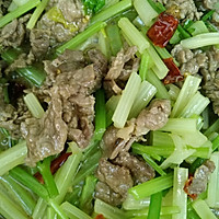 芹菜炒牛肉的做法图解10